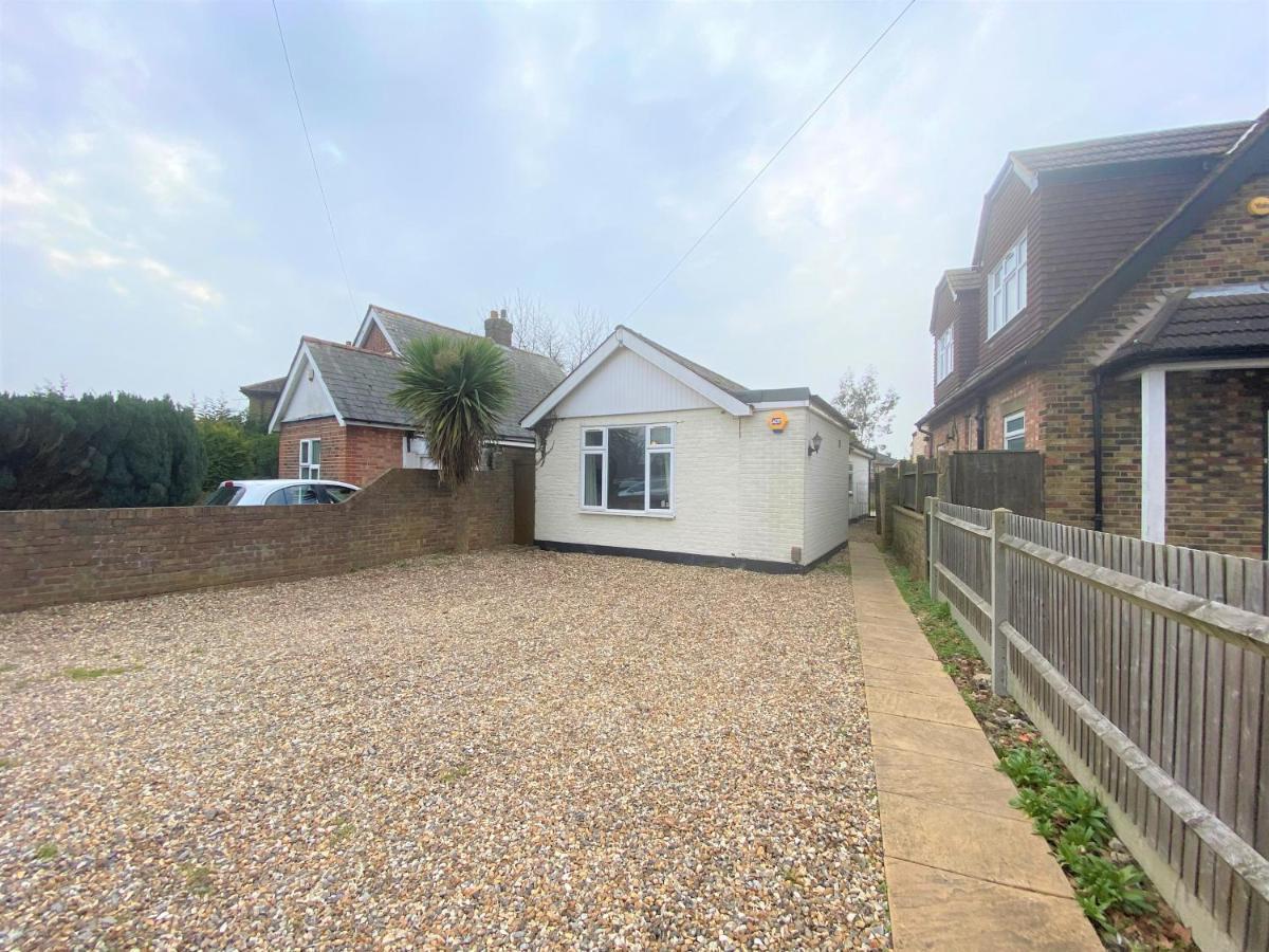 Villa Royal Living Properties Hillingdon Exterior foto